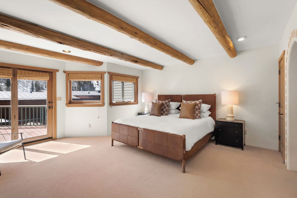 5.0-sky-house-telluride-primary-suite-1