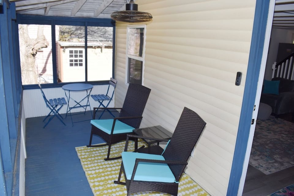 Hilda Jane's - Front Porch