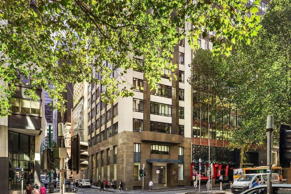 Prime CBD Location: Nestled in the heart of Melbourne, steps from Flinders Lane and top attractions.