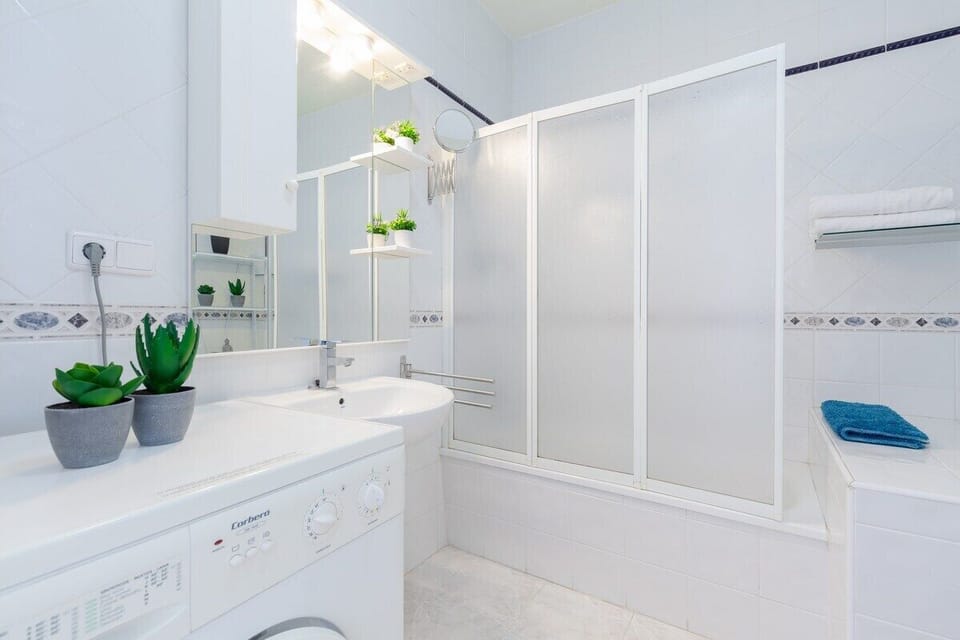 Studio (2 Bedrooms) | Interior