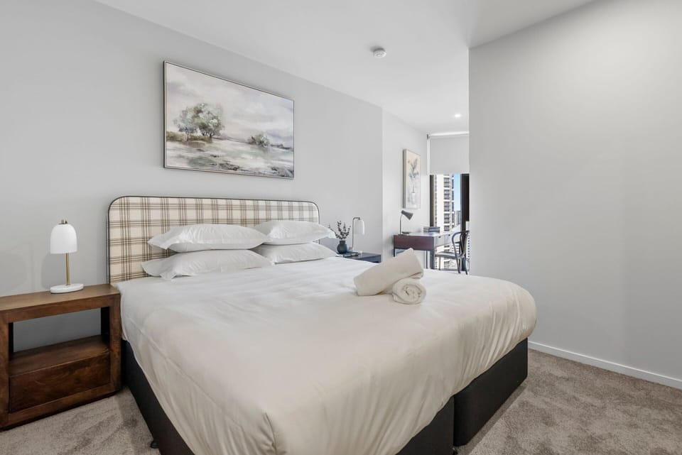 Apartment | 2 bedrooms, laptop workspace, bed sheets