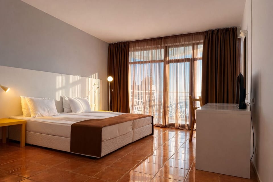 Standard Double or Twin Room, Balcony, Garden View | Desk, free WiFi, wheelchair access