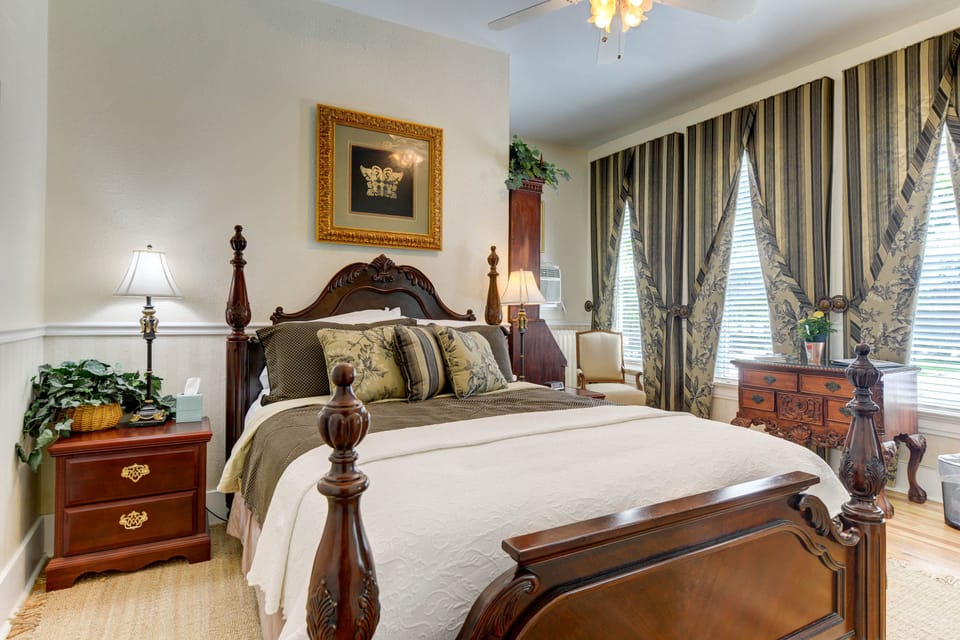 Egyptian cotton sheets, premium bedding, down comforters, pillowtop beds