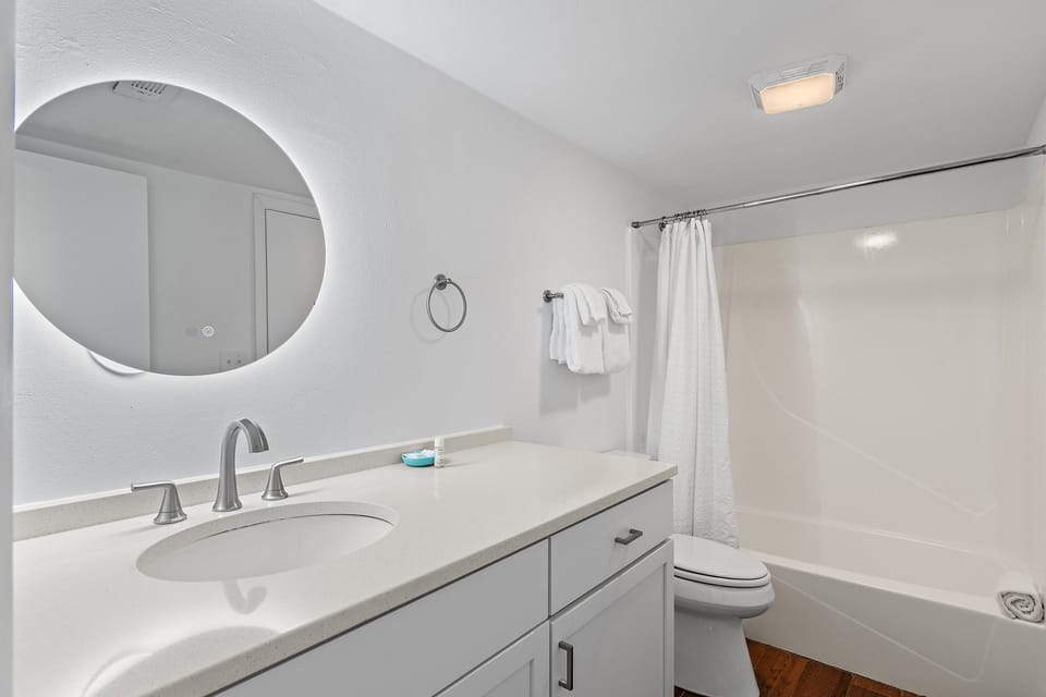 1st floor master bathroom