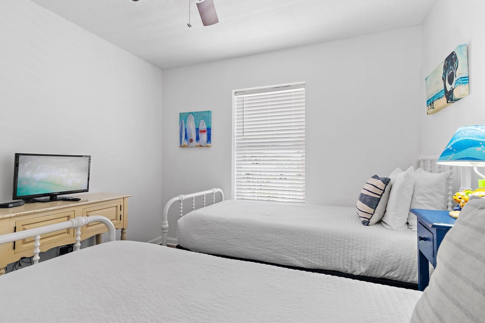 Guest bedroom