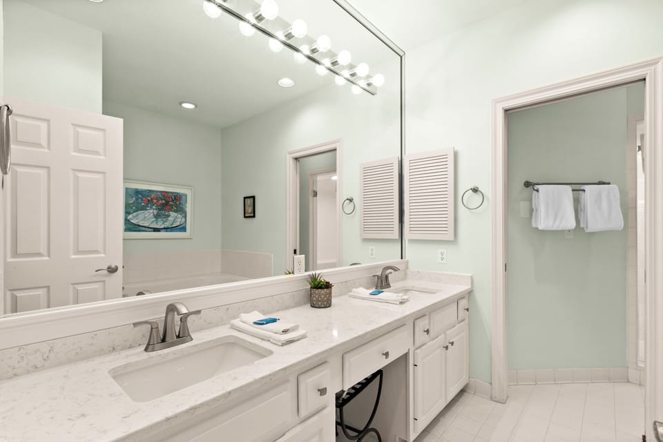 Updated Master Bathroom Vanity