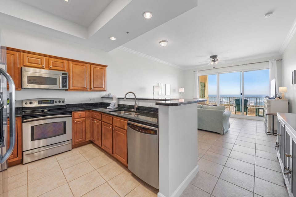 Full kitchen