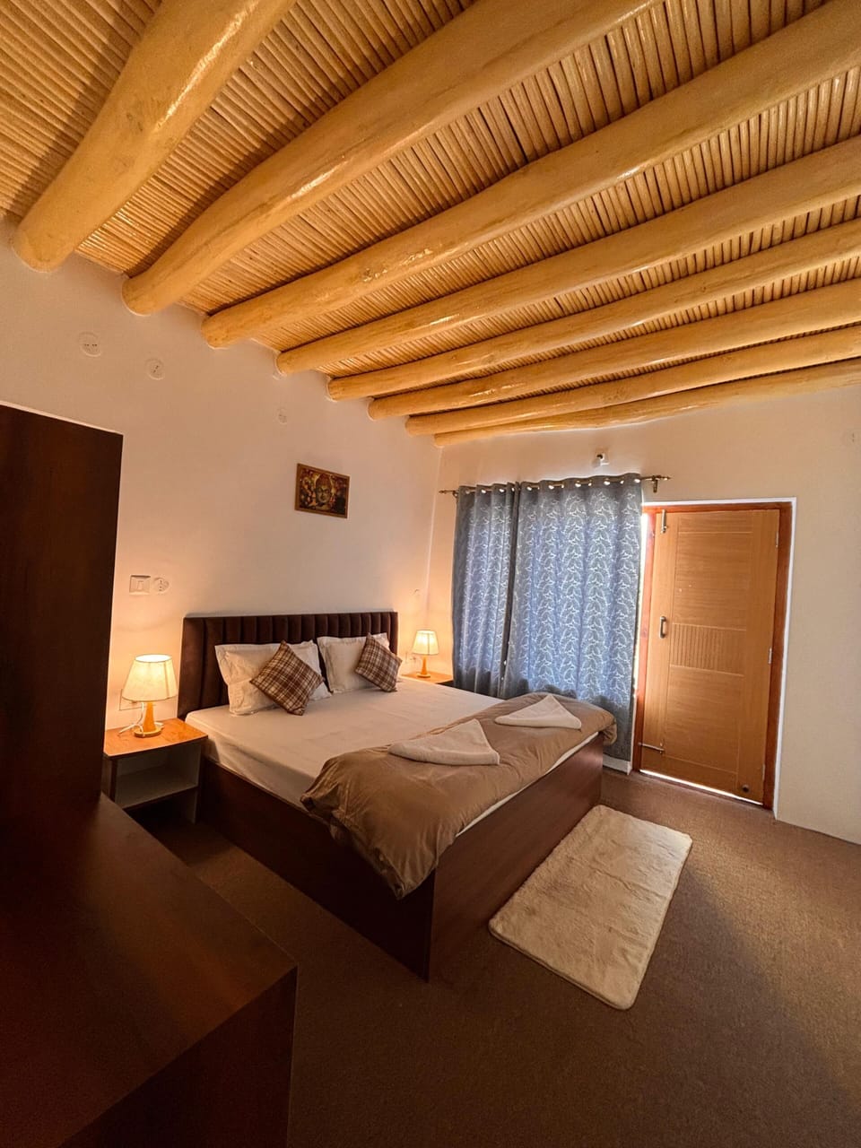 Deluxe Double or Twin Room, Mountain View | Desk, WiFi (free)
