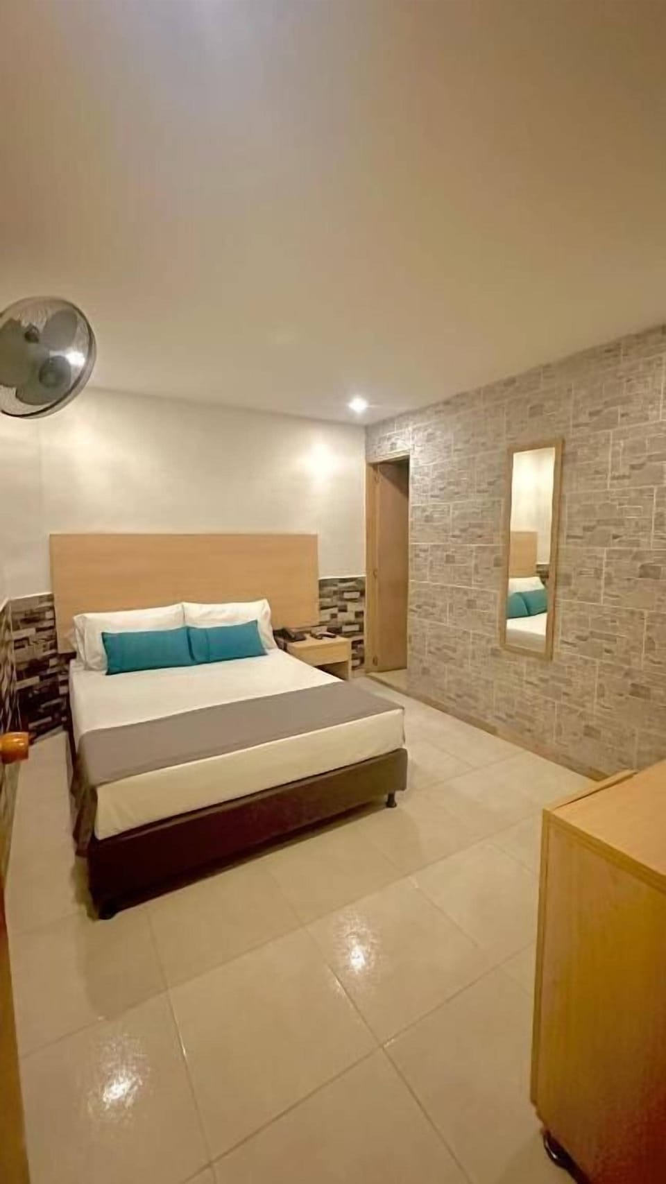 Double Room | Free WiFi, wheelchair access