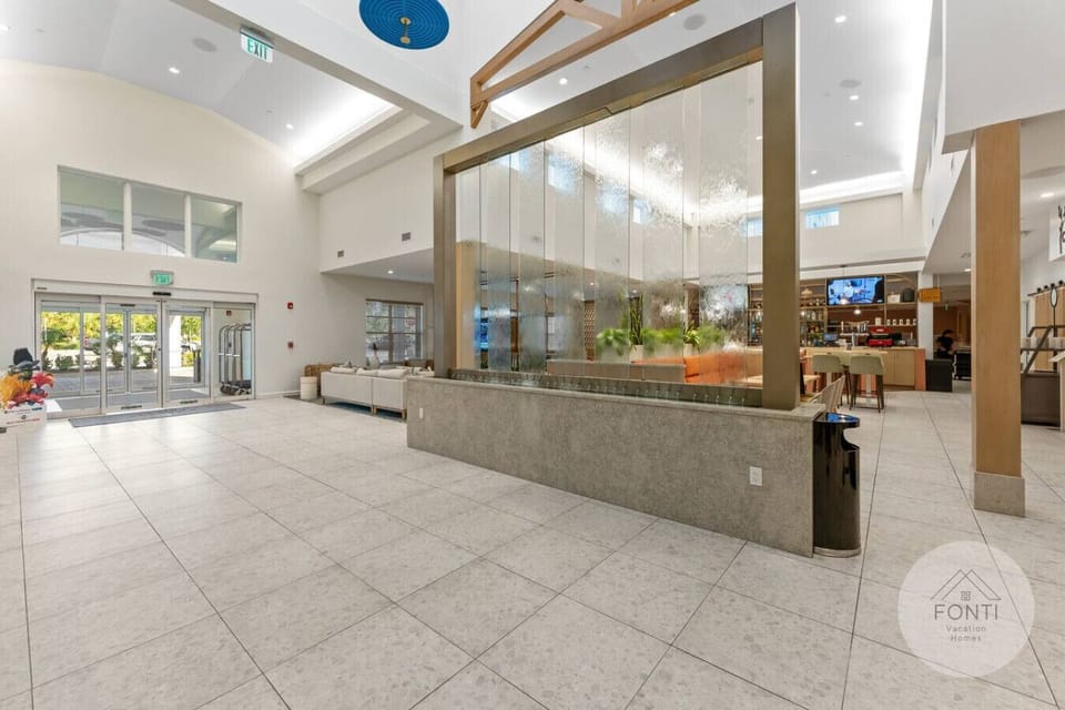 Hotel Lobby & Check-in Front Desk
