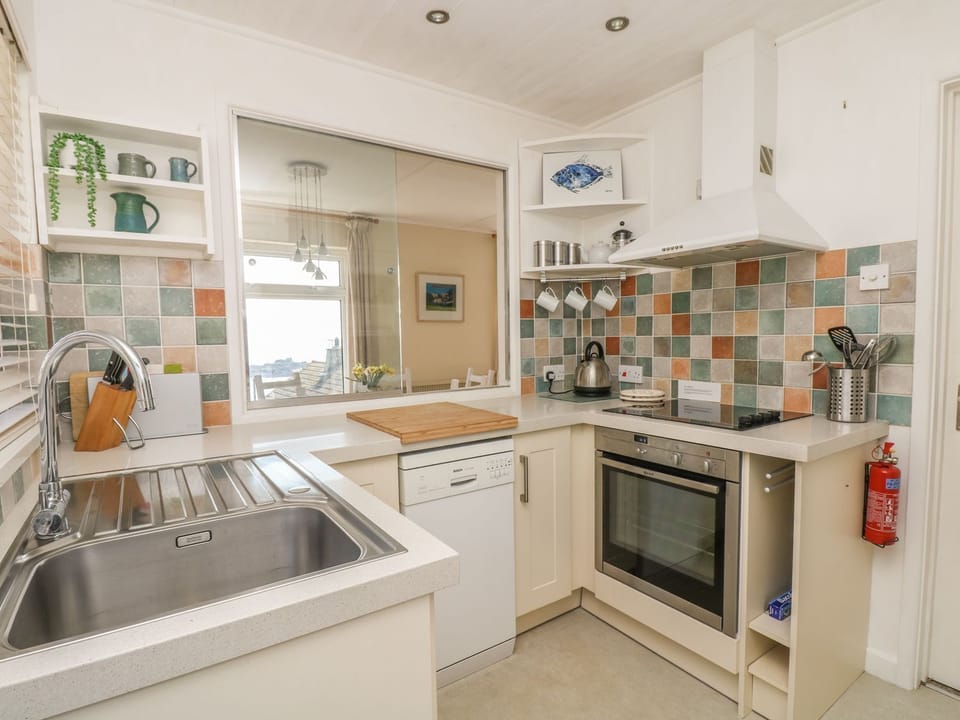 Dishwasher, cookware/dishes/utensils