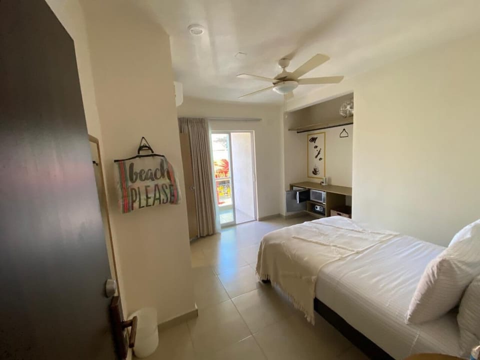 Standard Room, Balcony | In-room safe, laptop workspace, blackout drapes, iron/ironing board