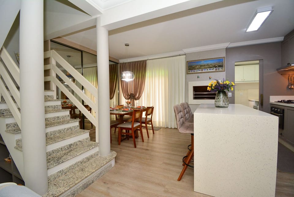 Villa | Dining