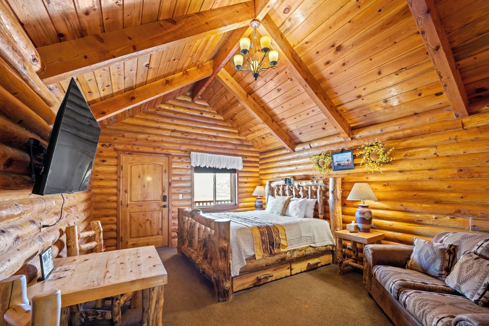 Superior Cabin, Accessible, Private Bathroom | Iron/ironing board, free WiFi, bed sheets