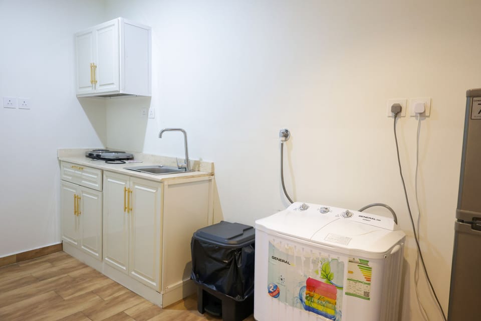 Classic Suite, City View | Private kitchen | Fridge