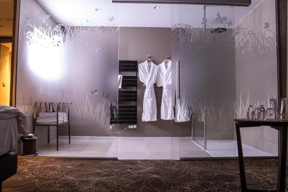 Family Suite, City View | Interior