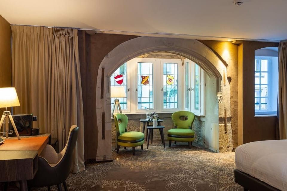Deluxe Suite, City View | In-room safe, blackout drapes, soundproofing, WiFi (free)