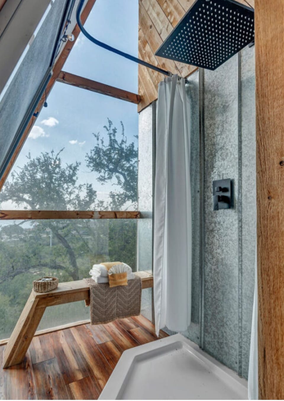 Studio Suite, Lake View | Bathroom | Hair dryer, towels, soap, shampoo