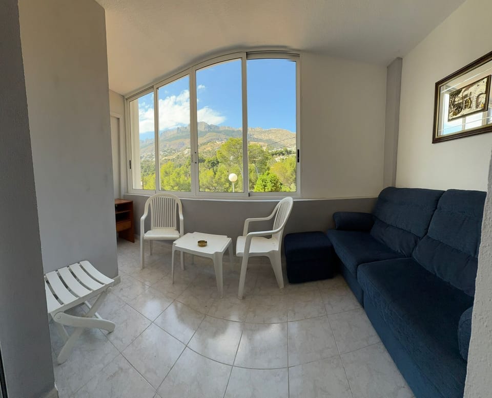 Classic Twin Room, 1 Bedroom, Air conditioning, Mountain View | Living area | 21-inch LED TV with digital channels