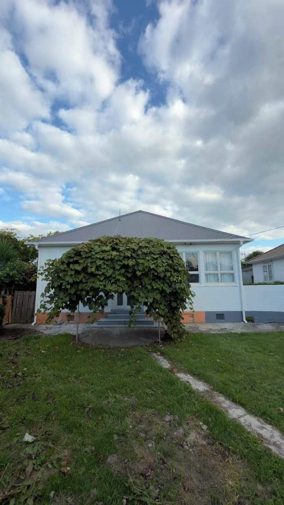 Basic House | Exterior