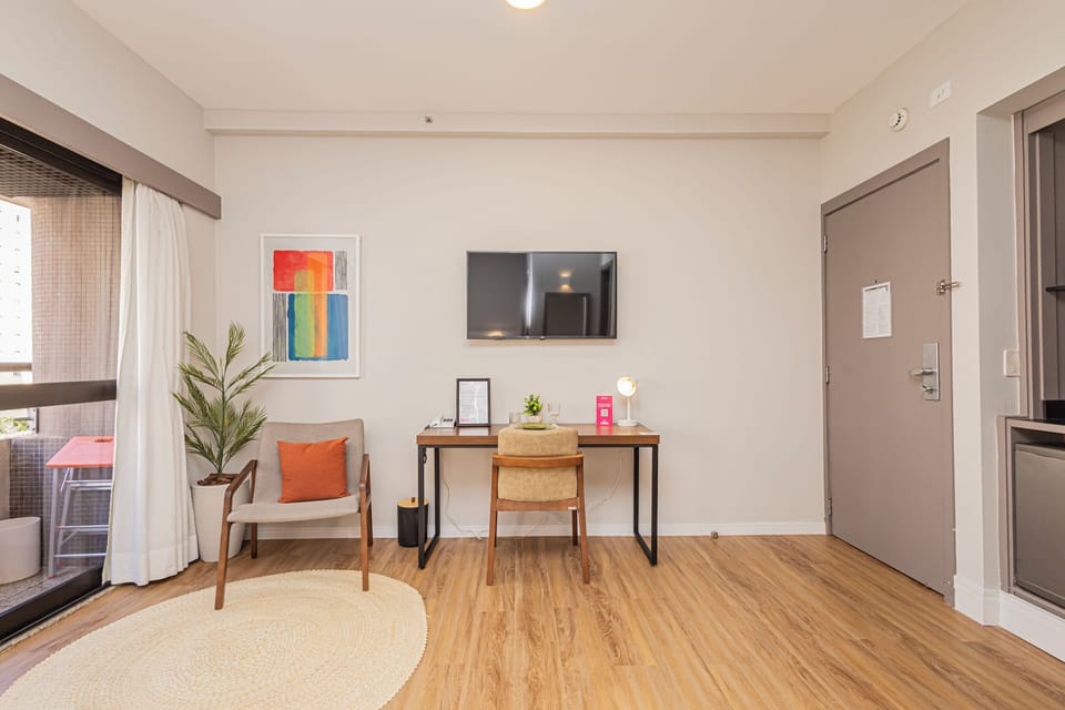 Basic Studio, City View | Interior
