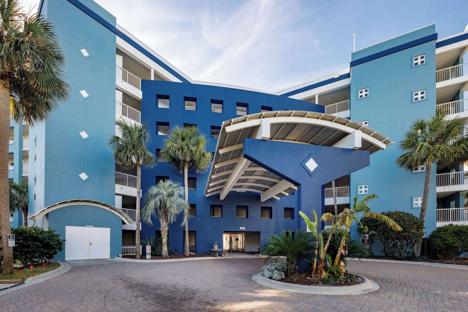 Destin West Gulfside front entrance