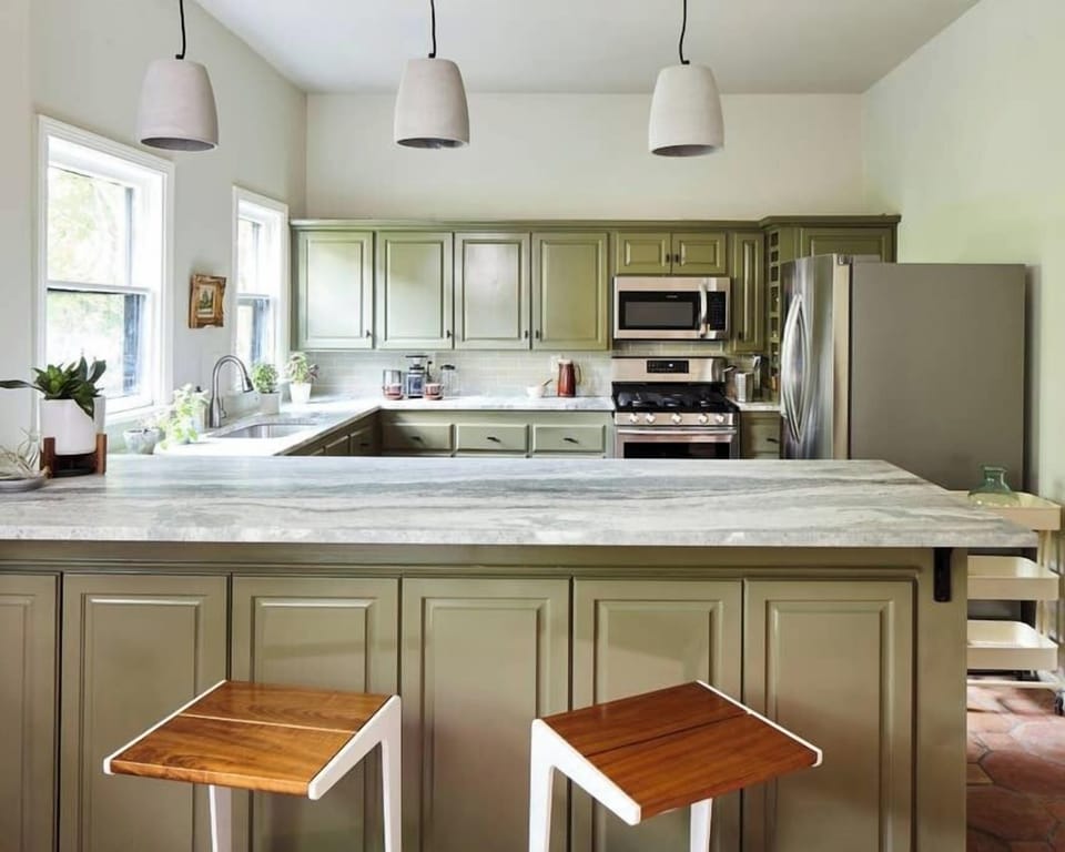 The stunning chef's kitchen in the largest apartment of the house is a great place to cook and entertain. 