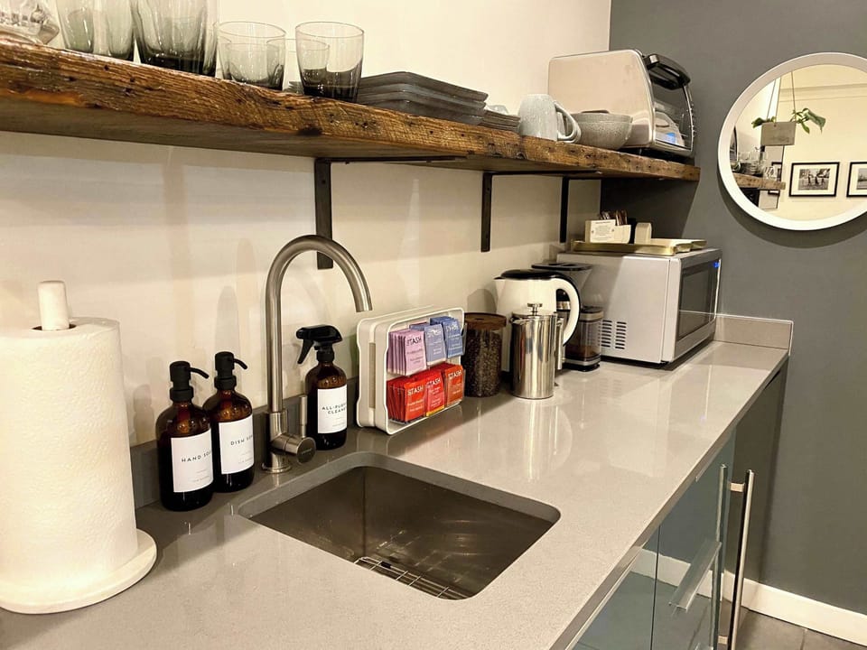 The apartment is stocked with organic, paraben- and cruelty-free soaps and cleaning products. We also provide guests an assortment of teas and local coffee.