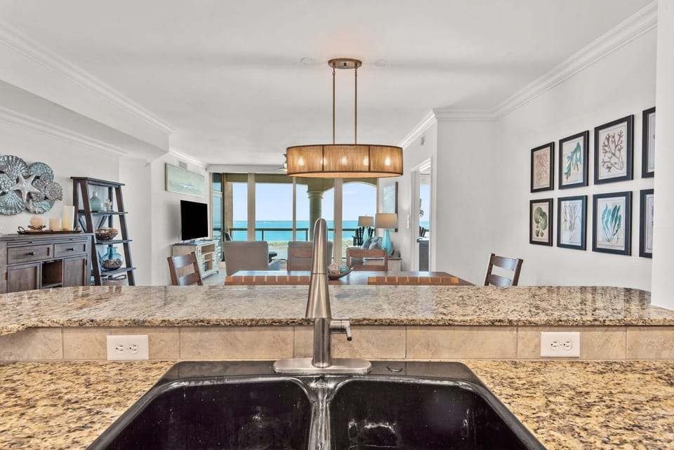 Condo, Multiple Beds (Portofino Island Resort 4-1802) | Interior