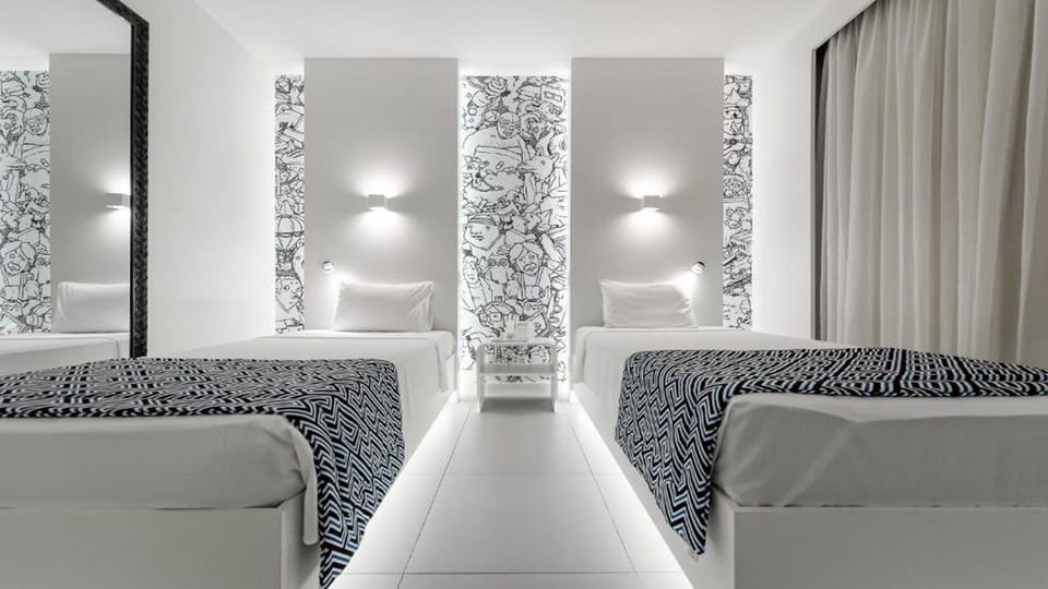 Standard Room, 2 Twin Beds | Desk, WiFi (free), bed sheets