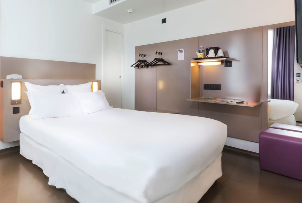 Villa cosi room annex building, stair access only | Desk, blackout drapes, iron/ironing board, free WiFi