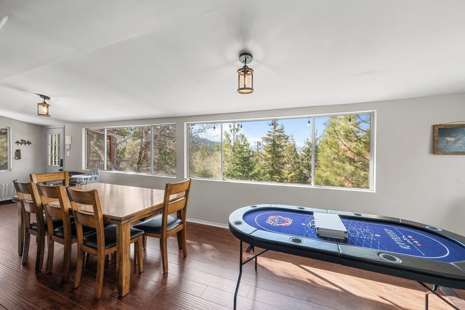 Poker Table