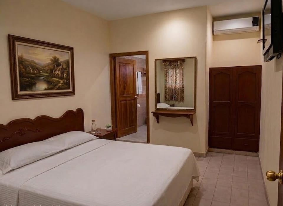 Standard Single Room | Free WiFi, bed sheets