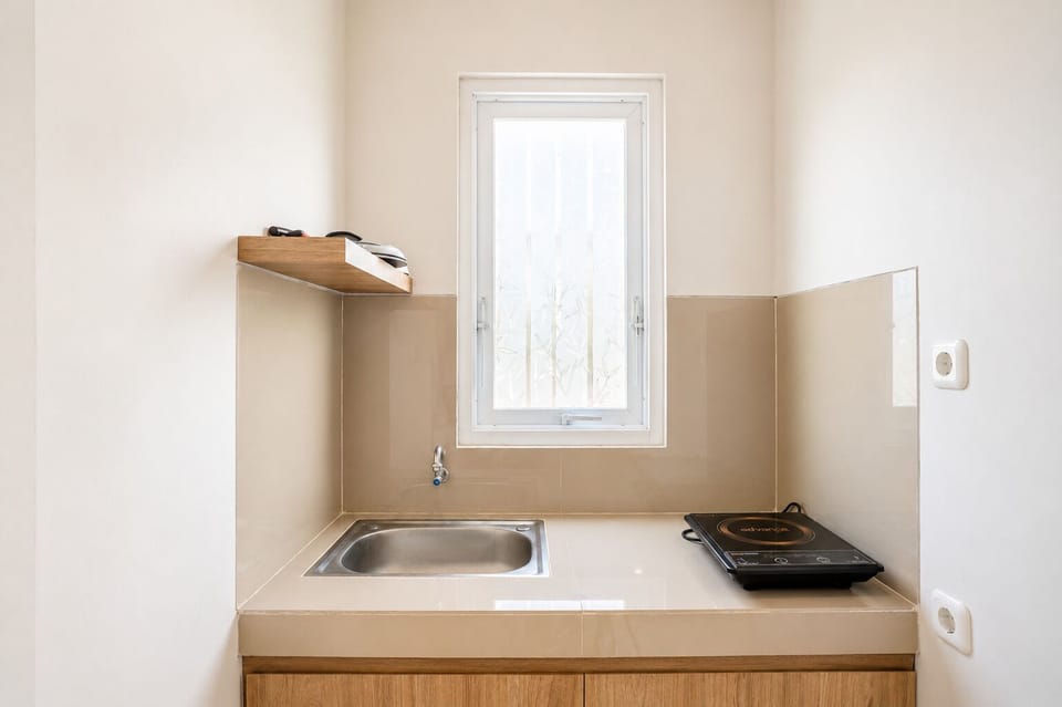 Mini-fridge, cookware/dishes/utensils