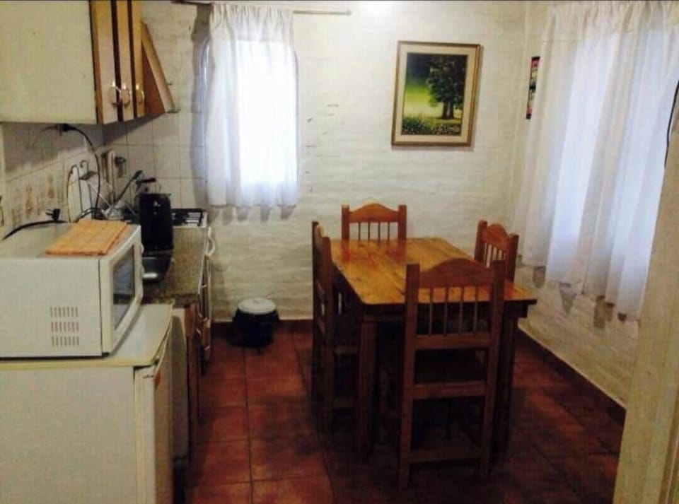 Oven, cookware/dishes/utensils