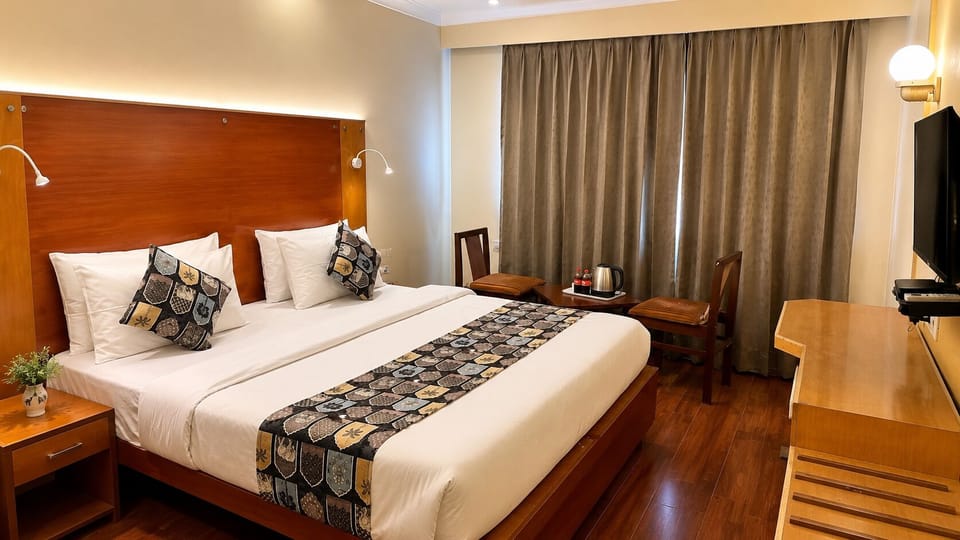 Deluxe Double Room | Desk, laptop workspace, free WiFi
