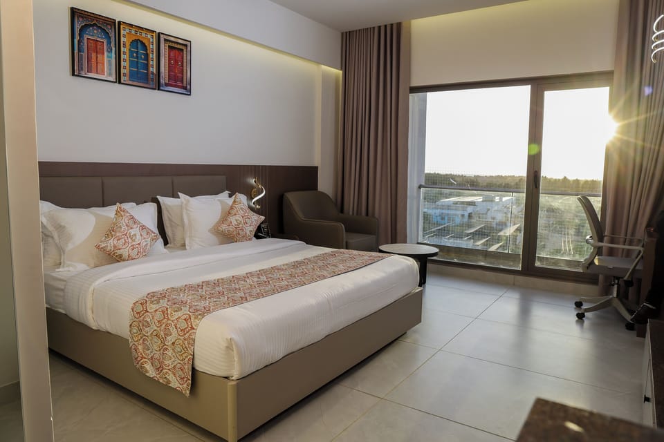 Club Room, Garden View | Desk, free WiFi, bed sheets