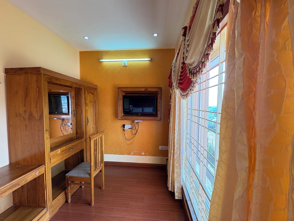 Comfort Double Room, City View | Desk, free WiFi