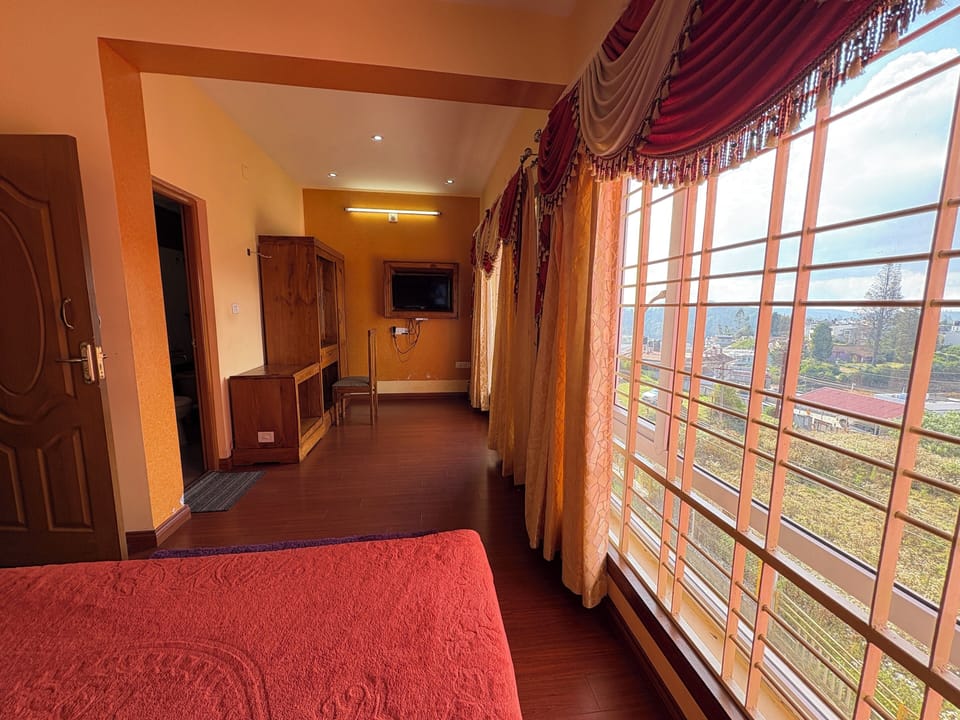 Comfort Double Room, City View | Desk, free WiFi