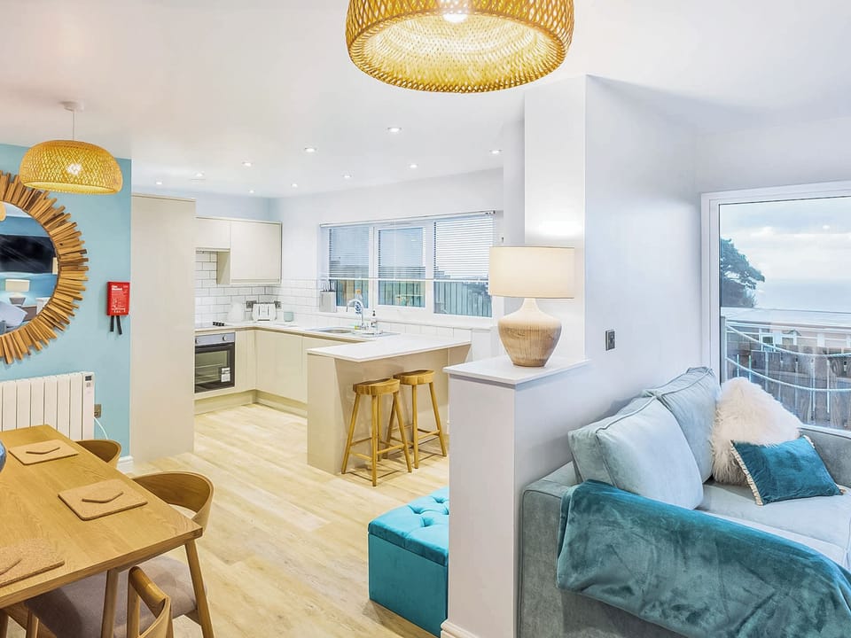 Open plan living space | 106 Residence - Illfracombe Retreats, Illfracombe