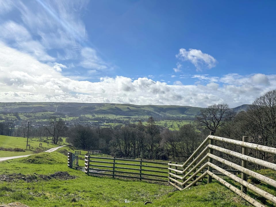 Surrounding area | Twitchill Farm : Ash Cottage - Twitchill Farm , Hope