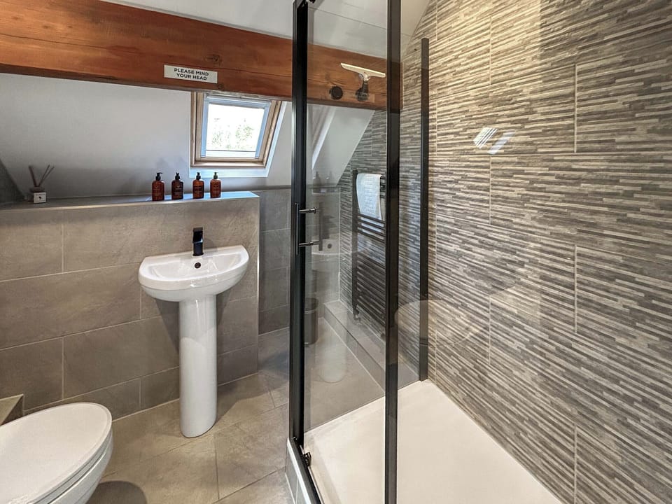 Shower room | Twitchill Farm Cottage - Twitchill Farm , Hope