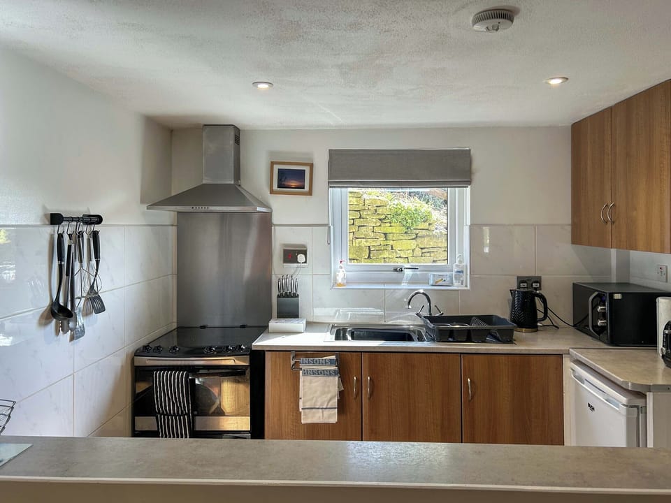 Kitchen area | Twitchill Farm : Birch Cottage - Twitchill Farm , Hope