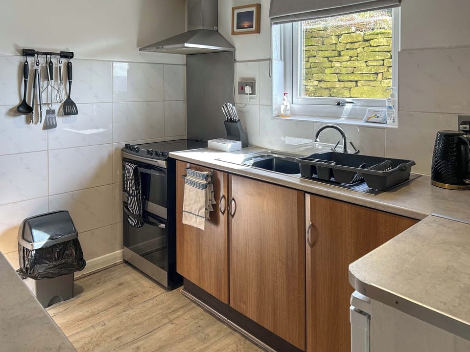 Kitchen area | Twitchill Farm : Birch Cottage - Twitchill Farm , Hope