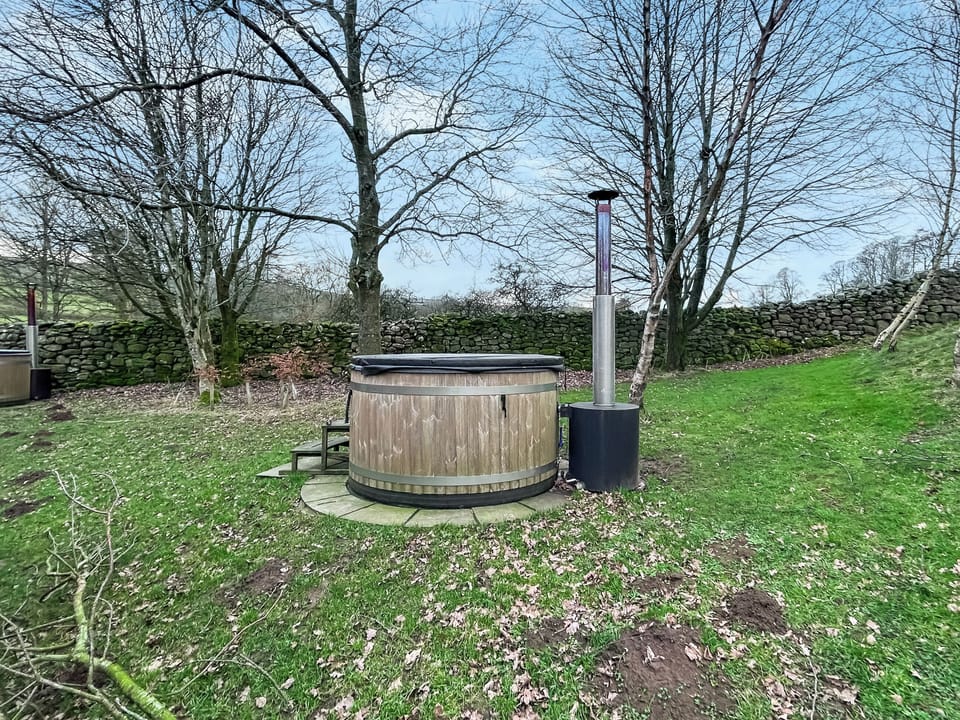 Hot tub | Eglins Hole - How Stean George Retreats, How Stean Gorge