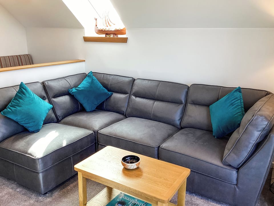 Open plan living space | Sundown Apartment, Thurso