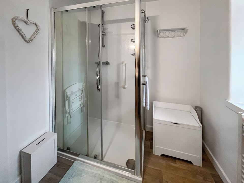 Bathroom | Bothan Aonghais, Portree