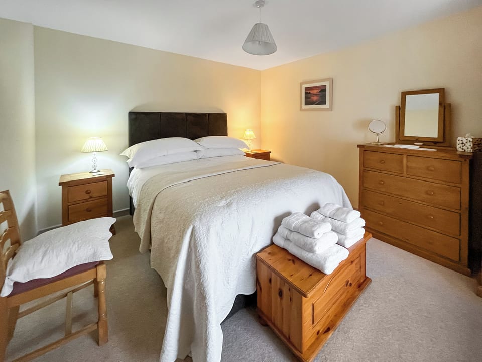 Double bedroom | Bothan Aonghais, Portree