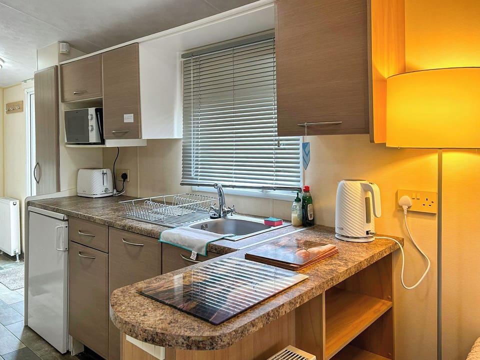 Kitchen | Rio Holiday Home, Forfar