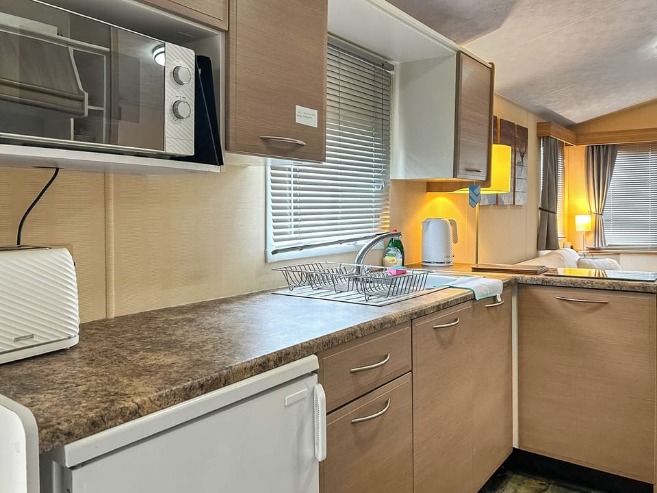 Kitchen | Rio Holiday Home, Forfar